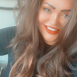 Meet your Posher, Julie